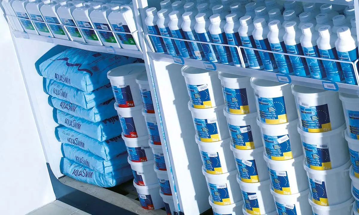 Pool Hygiene: Pflegemittel